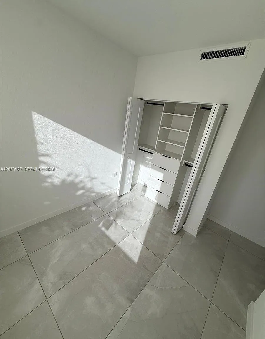 1 bed, 1.0 bath, 1608 sqft, $1,000 — Photo 2