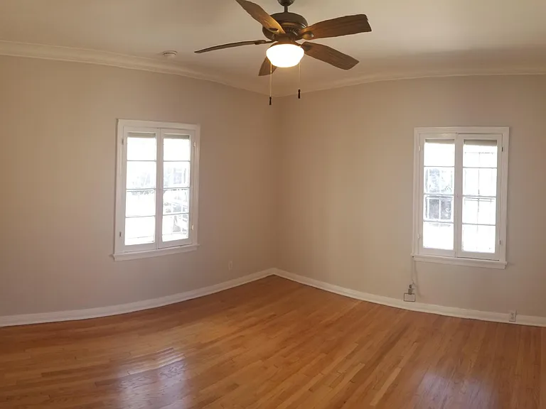 341 N Curson Ave — Photo 7
