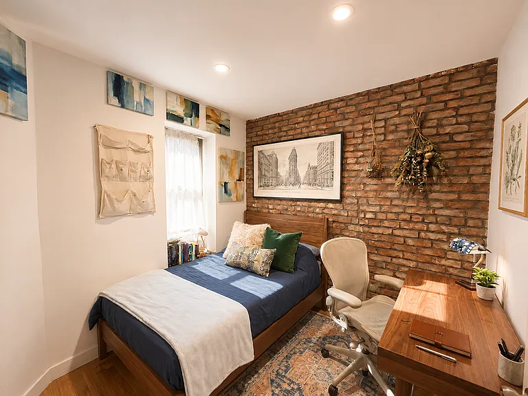 380 S 4th St #2 — Photo 4