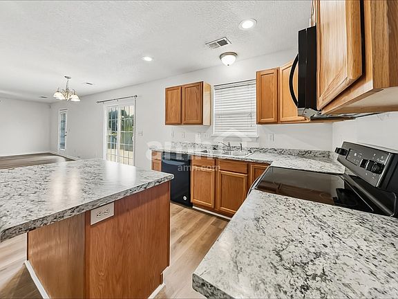 3rd image of 156 Faulkner Cir