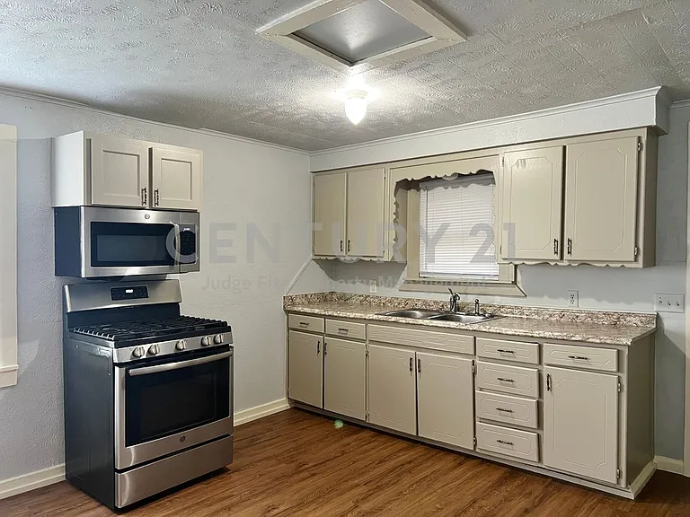 423 Dr Martin Luther King Jr Blvd — Photo 3