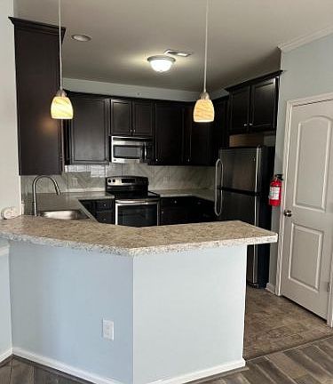 5th image of 602 Van Gogh Ct #602