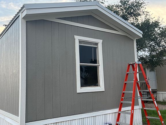 3rd image of 408 SE 1st St