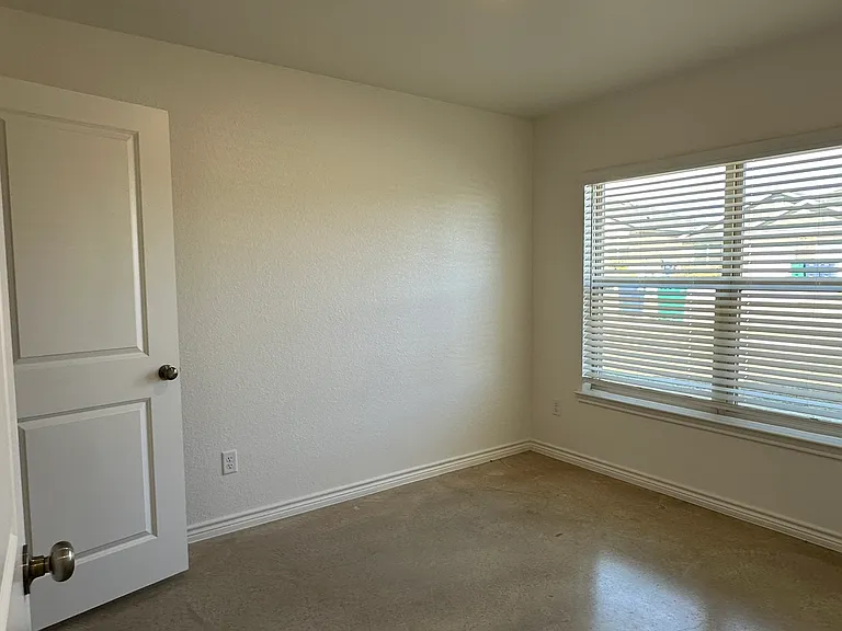 1209 Lehmann Dr #B — Photo 9