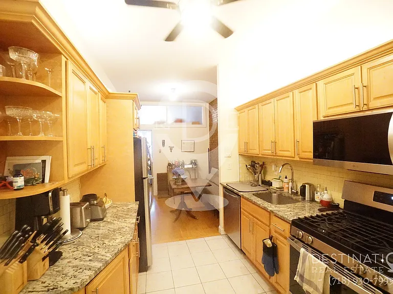 446 Bergen St #1L — Photo 2