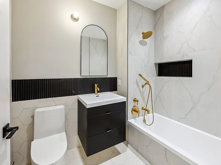 1890 Pelham Pkwy S #4D — Photo 6
