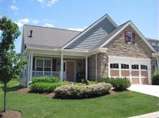 104 Trailhead Ln, Berea, OH 44017