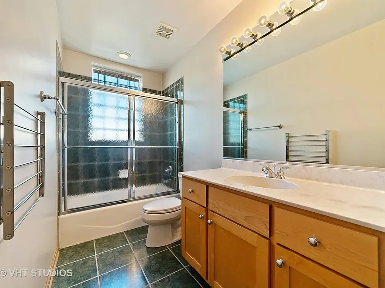 727 W Belmont Ave #10 — Photo 4