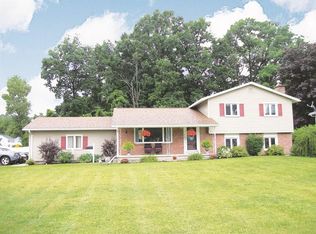 72 Daunton Dr, Rochester, NY 14624