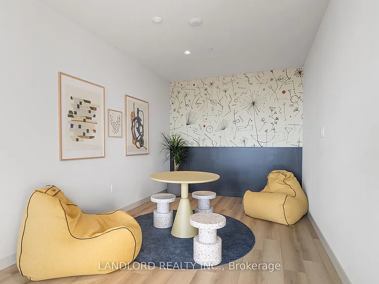 9 Tecumseth St #501 — Photo 31