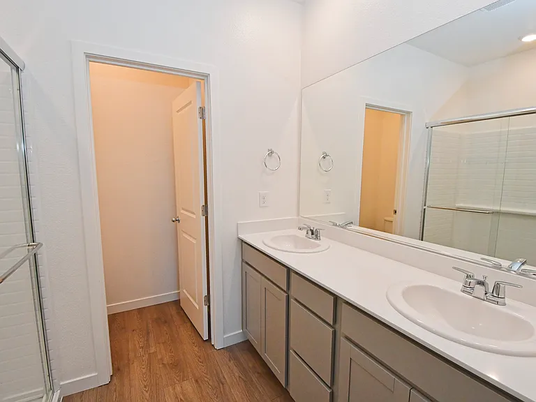 1016 Middle Gate Rd — Photo 17