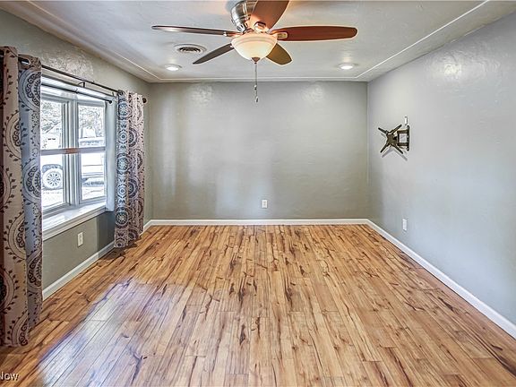 4th image of 772 Irving Park Blvd