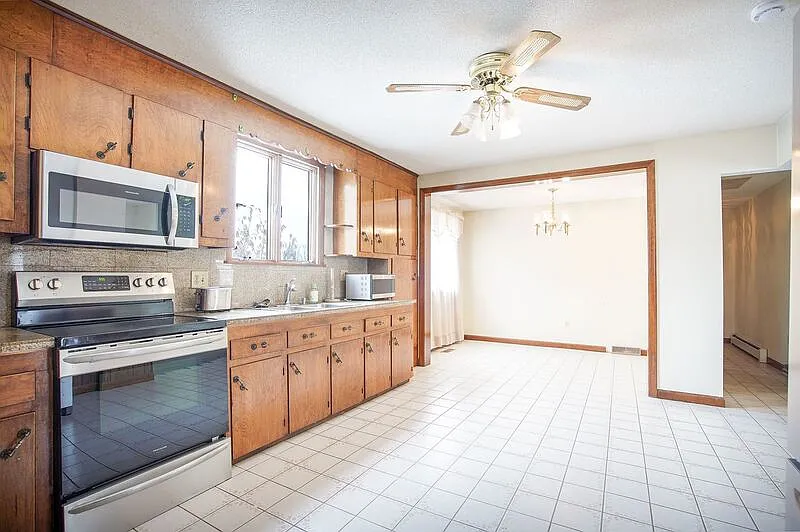 4 bed, 2000 sqft, $2,200 — Photo 2