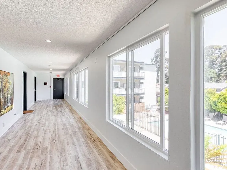 424 Callan Ave — Photo 9
