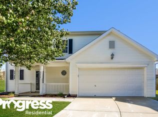 8214 Holly Tree Ln, Charlotte, NC 28216