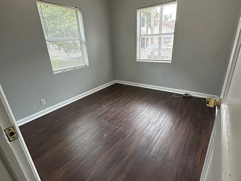 1450 W 22nd St — Photo 14