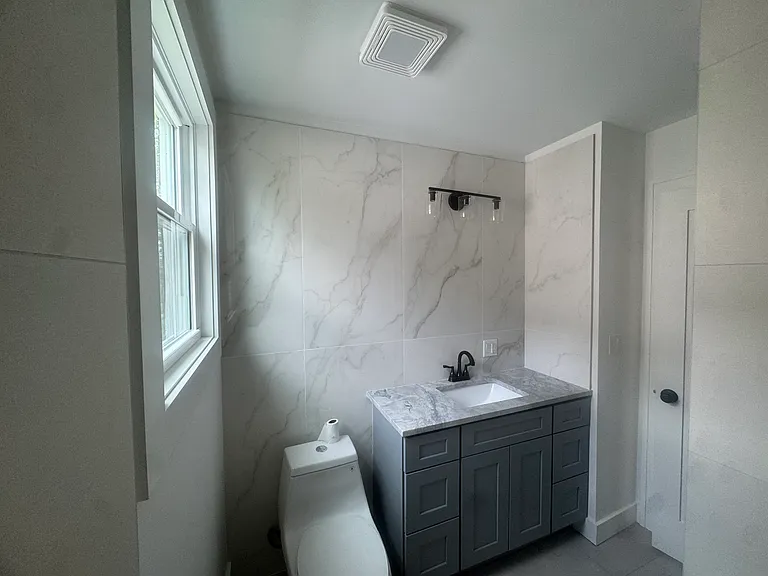 203 Helen St #2 — Photo 10