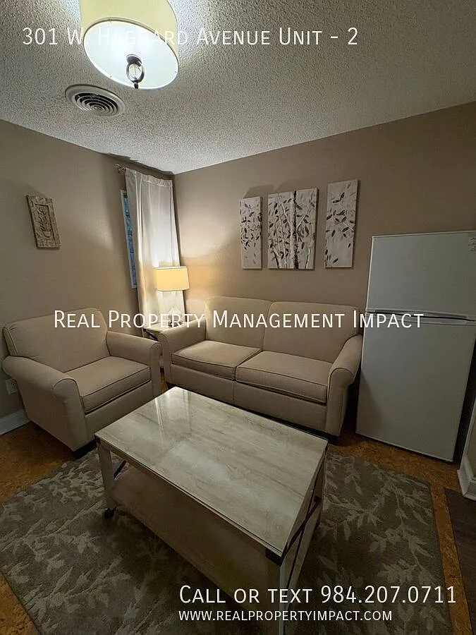 One-Bed, One-Bath Fully Furnished Suite with Kitchenette, Steps from Elon University Campus — Photo 4