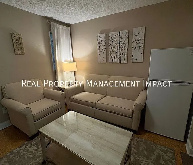 301 W Haggard Ave #2 — Photo 4