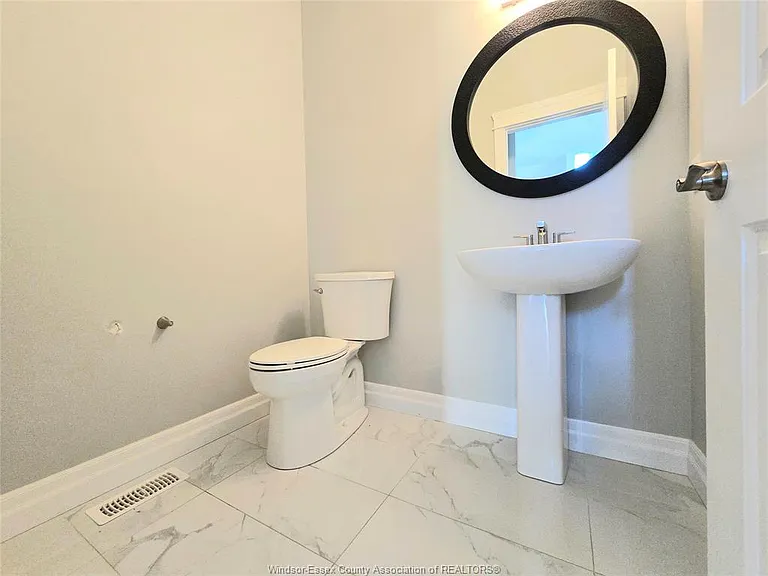 310 Blake Ave — Photo 6