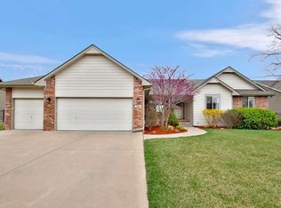 736 N Balthrop Cir, Wichita, KS 67206