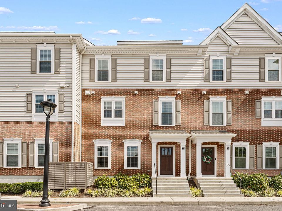 1st image of 57 Village Sq