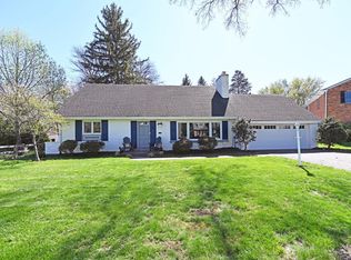 8851 Roundhill Rd, Cincinnati, OH