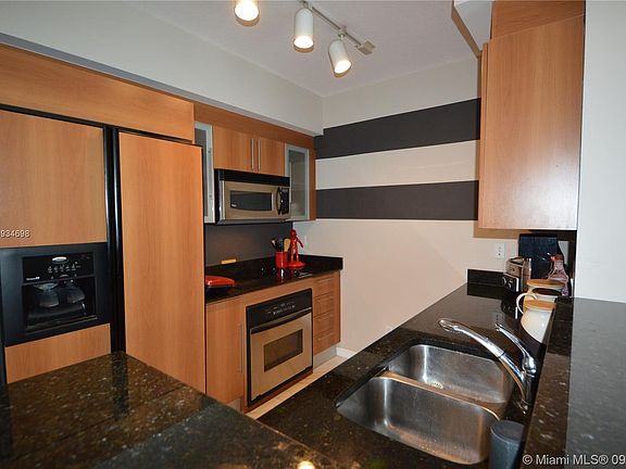 4th image of 201 S Biscayne Blvd #3302