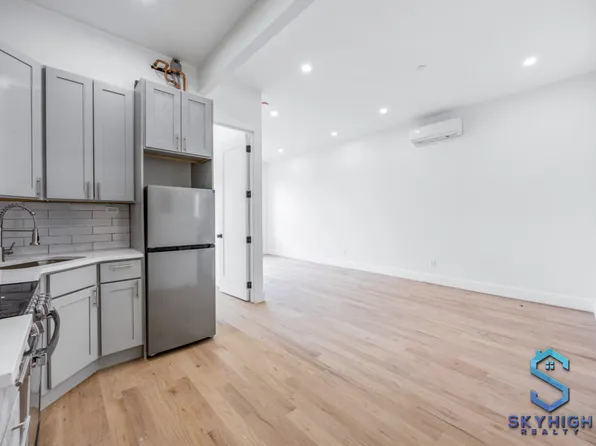 56-34 Myrtle Avenue image 3 of 11