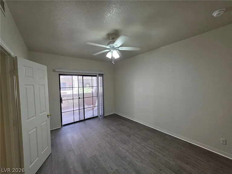 1407 Santa Margarita St #A — Photo 43