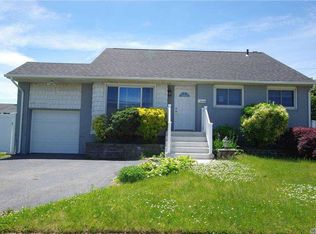 2968 Brentwood Ct, Wantagh, NY 11793