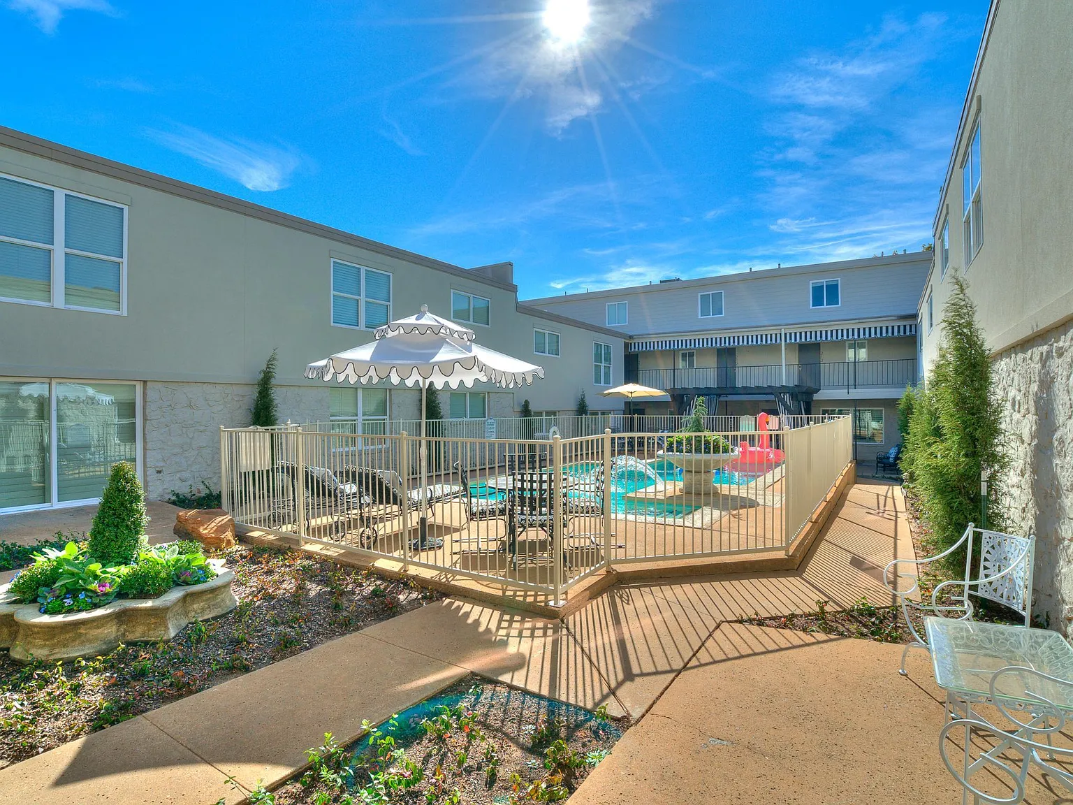 2 bed, 2.5 bath, 1250 sqft, $2,100 — Photo 4
