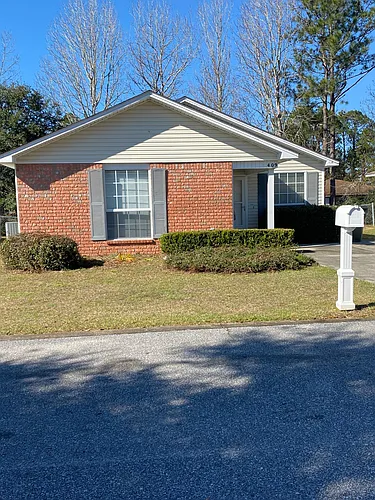 409 Oak Knoll Ln Photo 1