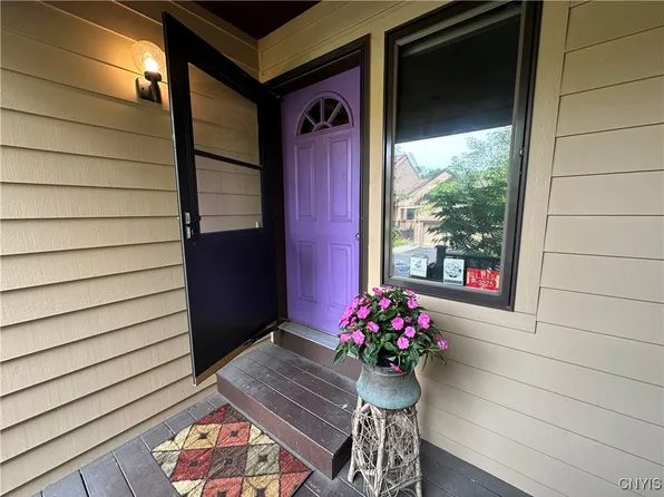 7 Nursery Ln, Syracuse, NY 13210