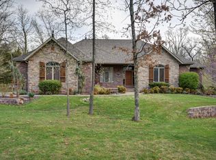 5328 N Wandering Oak Ln, Springfield, MO 65803