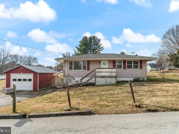 391 Hipkins Rd, West Grove, PA 19390