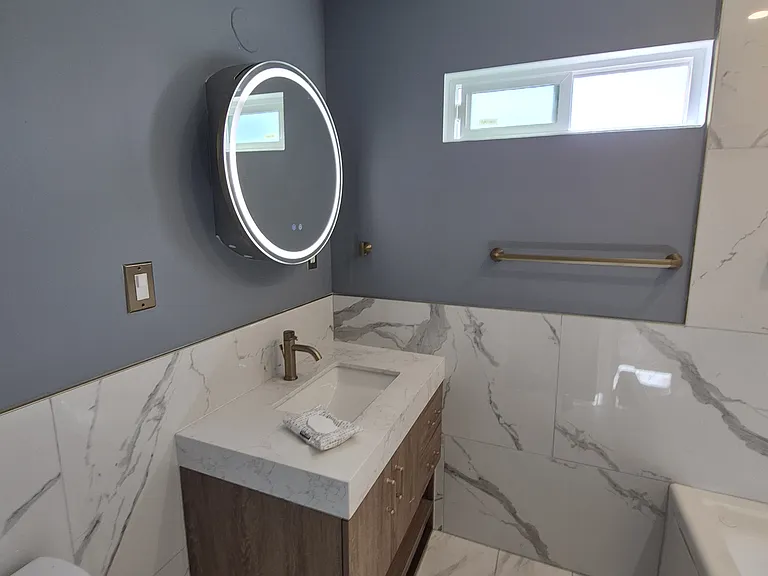 3112 W 84th St #D — Photo 2