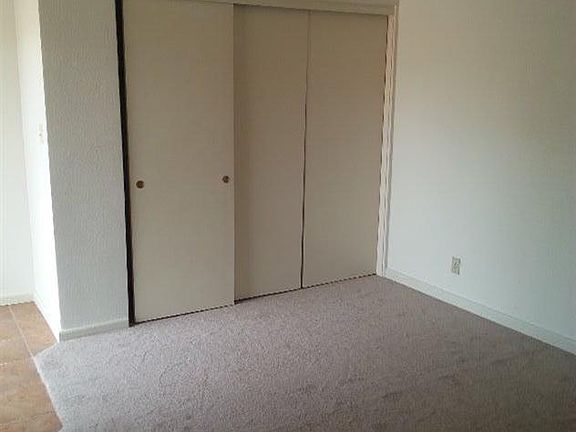 3rd image of 472 Ferndale Dr