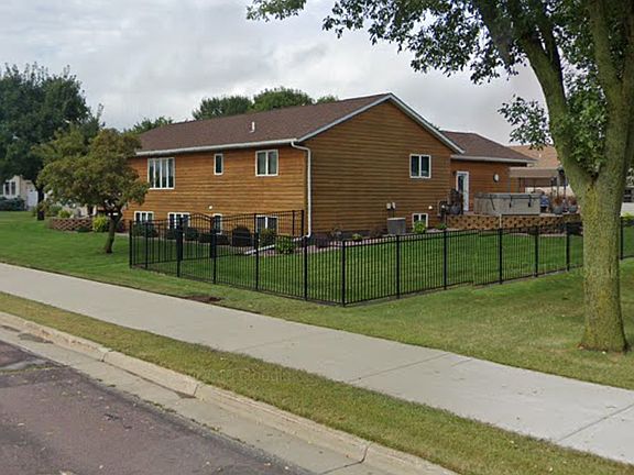 2nd image of 1370 Schaap Dr