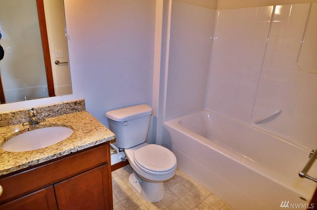 3 bed, 1516 sqft, $2,600 — Photo 2