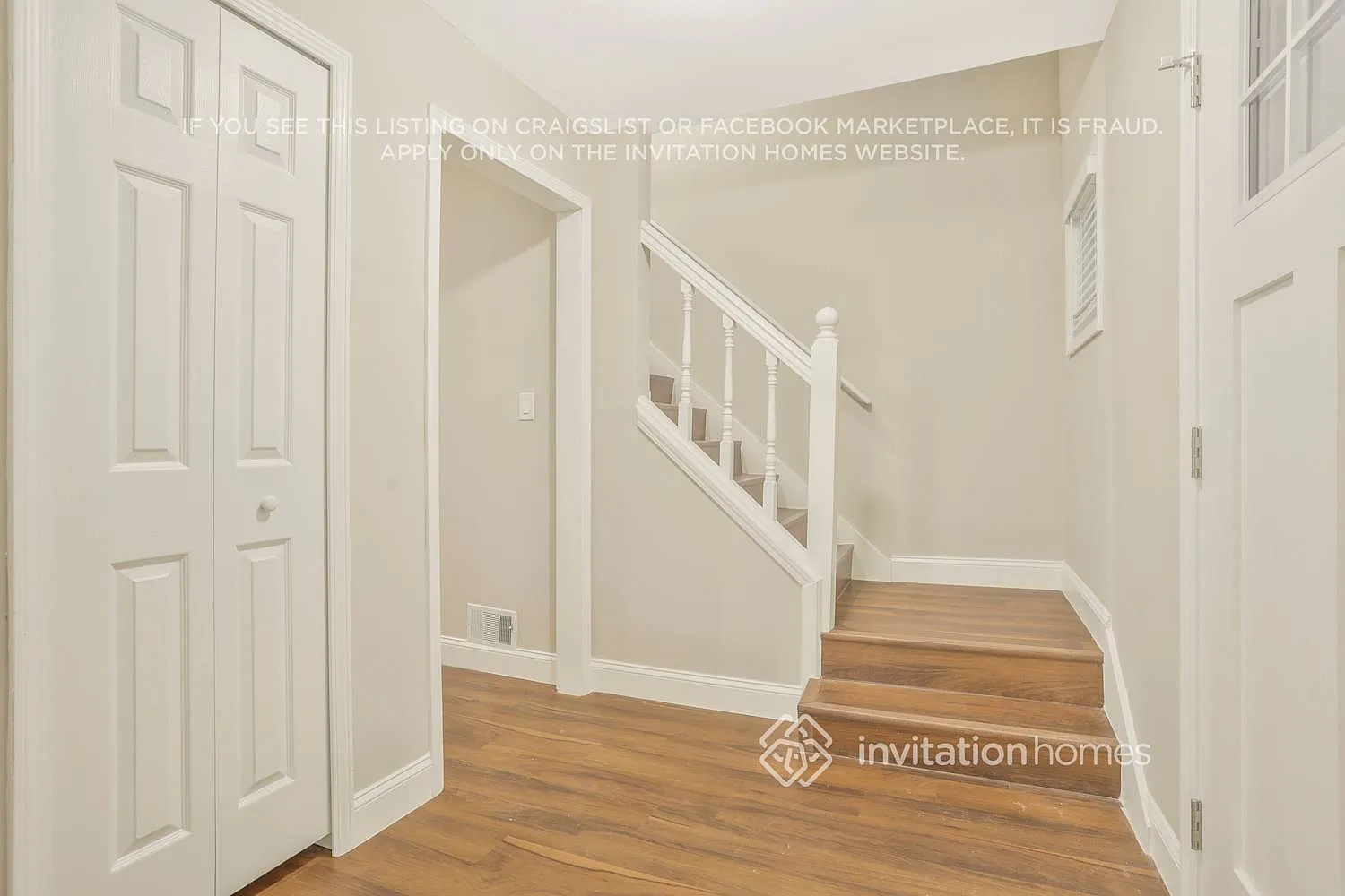 2404 Hillboro Cir Sw Marietta, GA 30064 — Photo 2