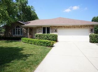 9828 Forestview Dr, Mokena, IL 60448