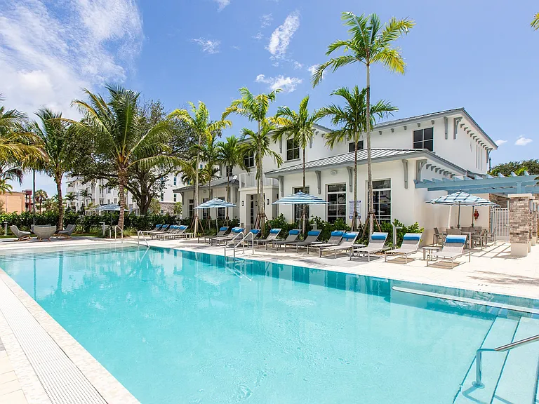 Relax poolside at Windsor 335.
