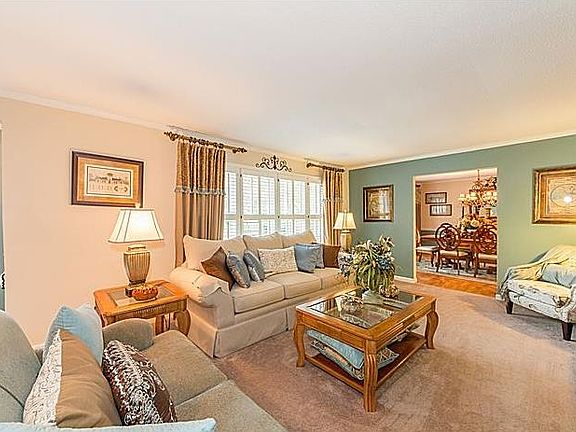 3rd image of 2545 Dukes Cir SE