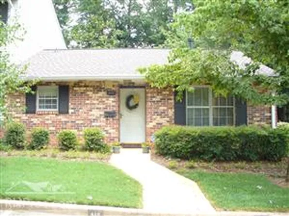 402 Promenade Ct, Marietta, GA 30064