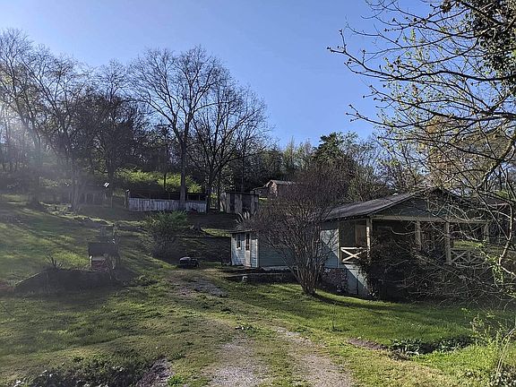 3rd image of 306 Hedgewood Dr