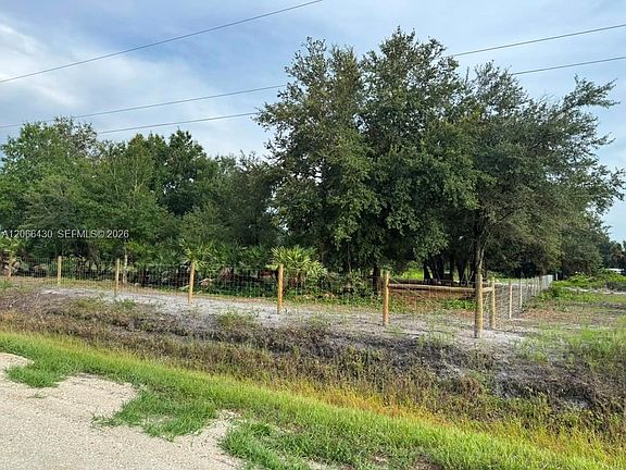 4th image of 17070 NW 276th St