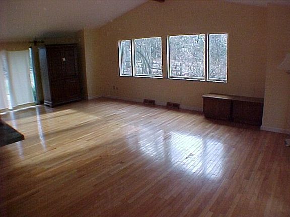 3rd image of 2610 Canyon Dr