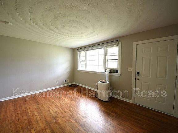 4th image of 4109 5th St #B