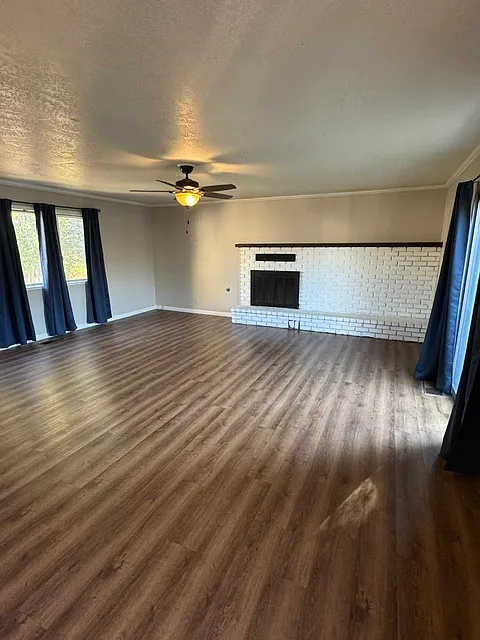 3 bed, 2.5 bath, 1748 sqft, $2,500 — Photo 3